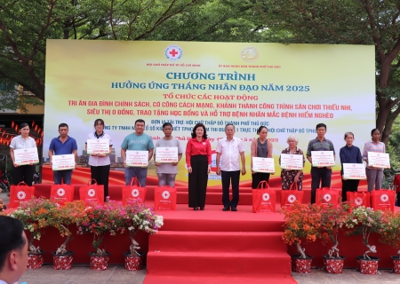 Công ty TNHH MTV Xổ số kiến thiết Thành phố và  Hội Chữ thập đỏ tiếp sức cho bệnh nhân nghèo và học sinh vượt khó