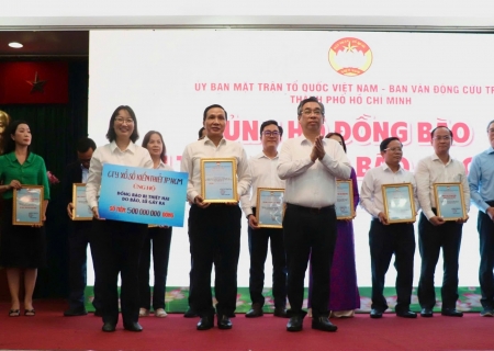 Công ty TNHH MTV Xổ số kiến thiết TP.HCM chung tay ủng hộ đồng bào bị thiệt hại do bão lũ gây ra