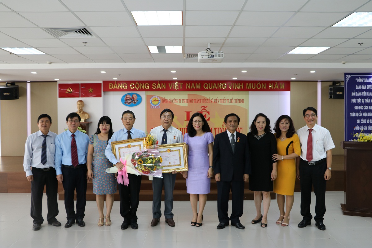 06-12-deea8773b083aa960028bd9186f4b1df.j