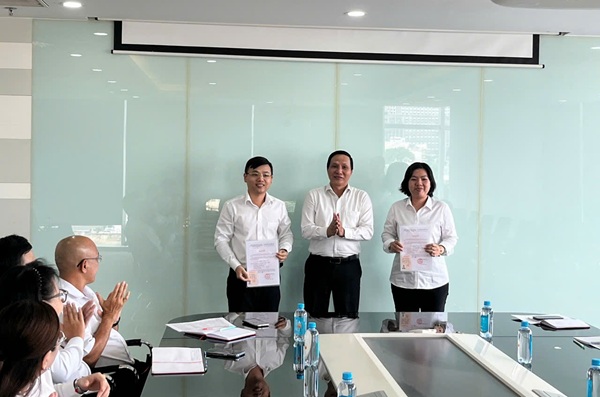 23-chi-b-x-s-ki-n-thi-t-1-t-ch-c-trao-th