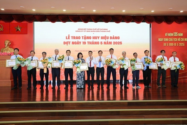 20-30-n-m-tu-i-ng-c.chi-n-e34563fc92b0f3